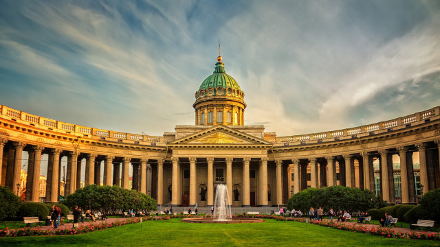 Neoclassical building fountain clouds sunset free wallpaper for desktop - medium preview image
