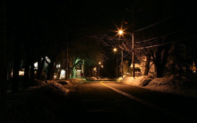 Night snow urban lamp post free wallpaper for desktop - medium preview image