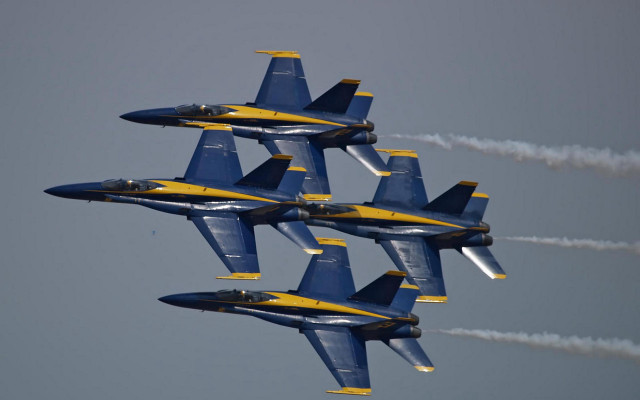 Fighter jets cloudy sky smoke #4 free wallpaper for desktop - medium preview image