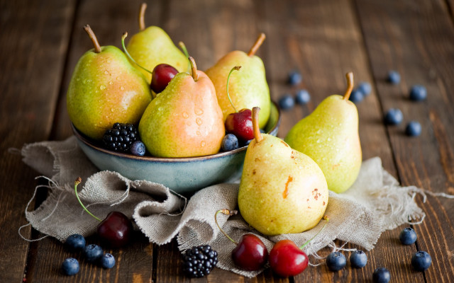 Bowl fruit berries pears table free wallpaper for desktop - medium preview image