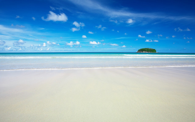 Sandy beach island blue sky free wallpaper for desktop - medium preview image