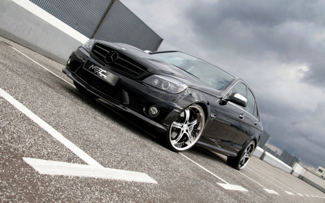 Black car road building cloudy free wallpaper for desktop - medium preview image