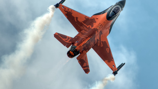 Fighter jet cobra smoke cloudy free wallpaper for desktop - medium preview image