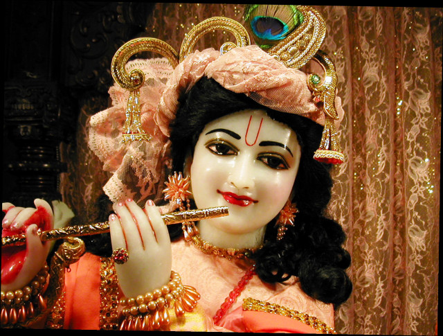 Statue woman flute peacock head free wallpaper for desktop - medium preview image