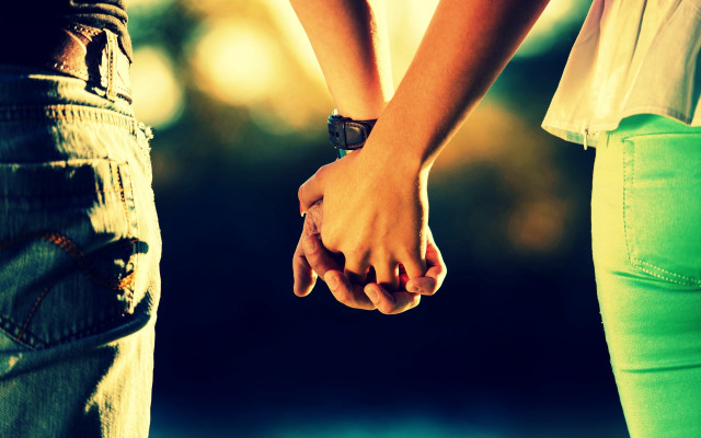 Couple holding hands walking street free wallpaper for desktop - medium preview image