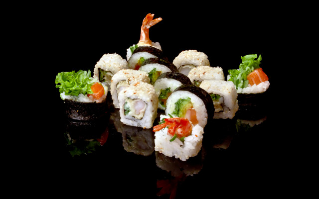 Sushi shrimp reflection food photorealism free wallpaper for desktop - medium preview image