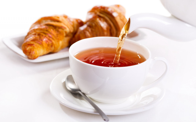 Tea pour croissants morning photorealism free wallpaper for desktop - medium preview image