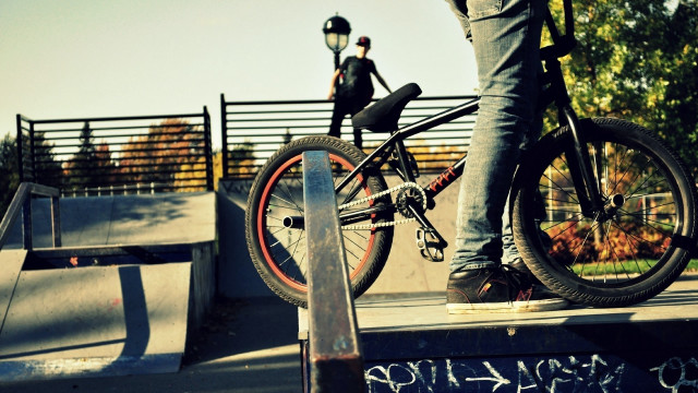Person riding bike on ramp free wallpaper for desktop - medium preview image