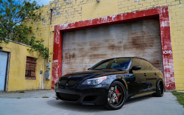 Black car garage red door #2 free wallpaper for desktop - medium preview image