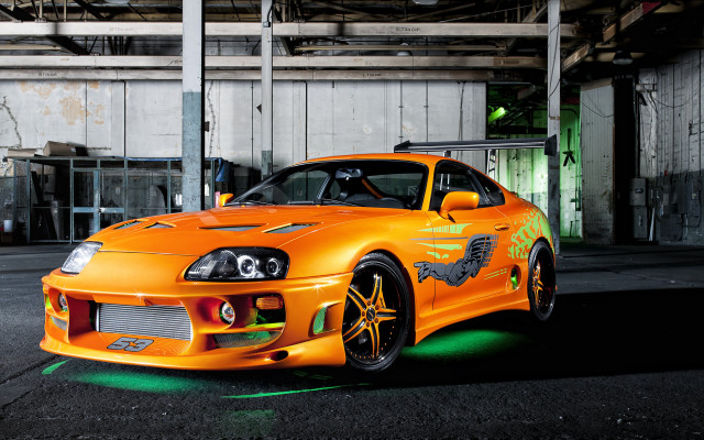 Orange sports car green light free wallpaper for desktop - medium preview image