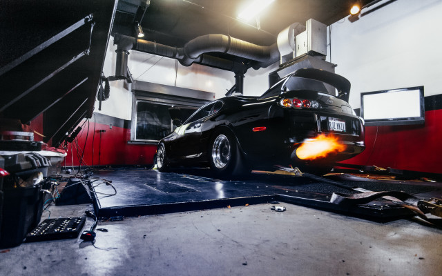 Car lift garage redwall sparks free wallpaper for desktop - medium preview image