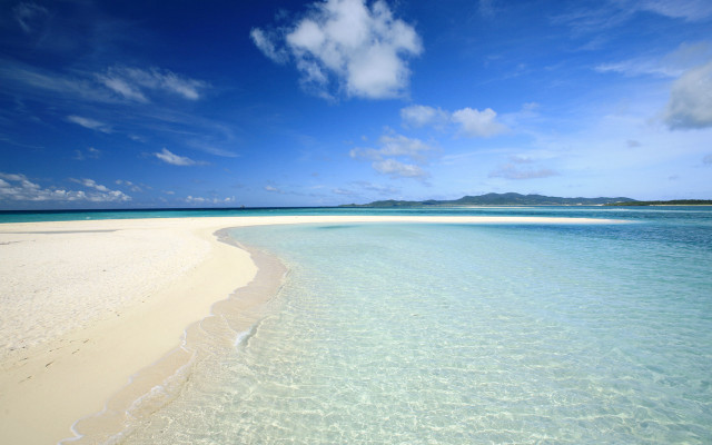 Beach clear blue water white free wallpaper for desktop - medium preview image