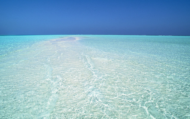 Beach water boat blue sky free wallpaper for desktop - medium preview image