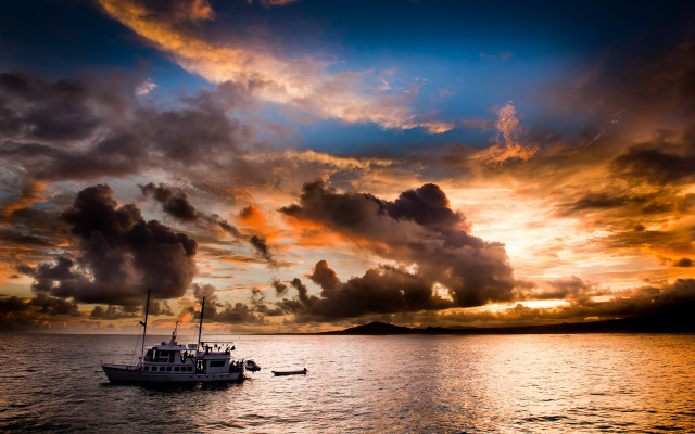 Boat water sunset cloudy sky #2 free wallpaper for desktop - medium preview image