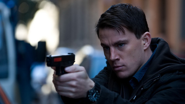 Man holding gun serious david free wallpaper for desktop - medium preview image