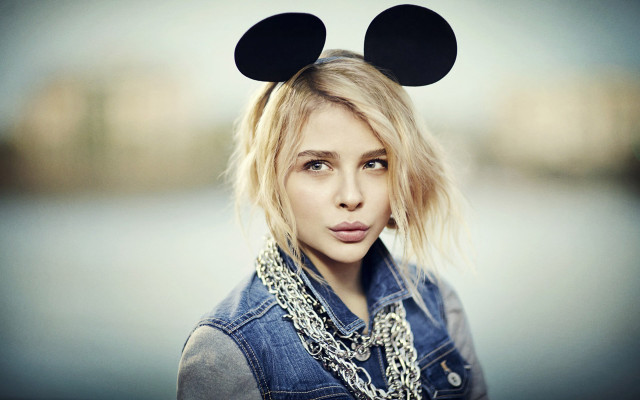 Beautiful blonde woman mickey ears free wallpaper for desktop - medium preview image