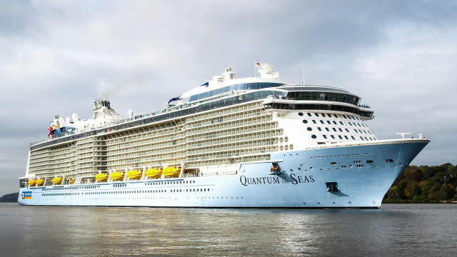 Cruise ship cloudy sky deck free wallpaper for desktop - medium preview image