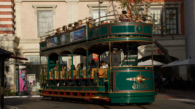 Trolley cityscape neoclassicism mattearchitecture bourgeois free wallpaper for desktop - medium preview image