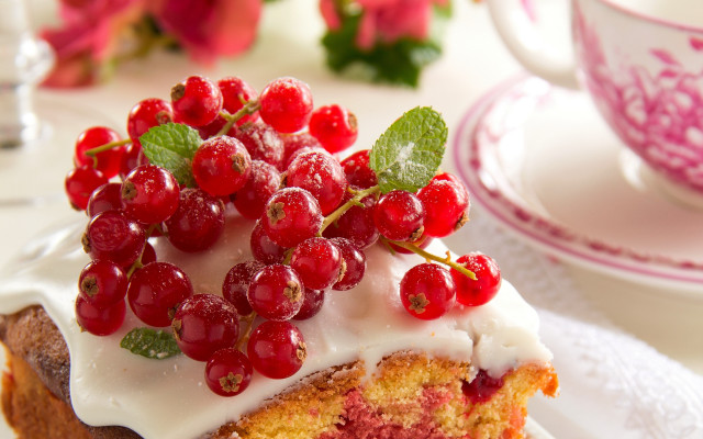 Berry blossom strawberry cake tea free wallpaper for desktop - medium preview image