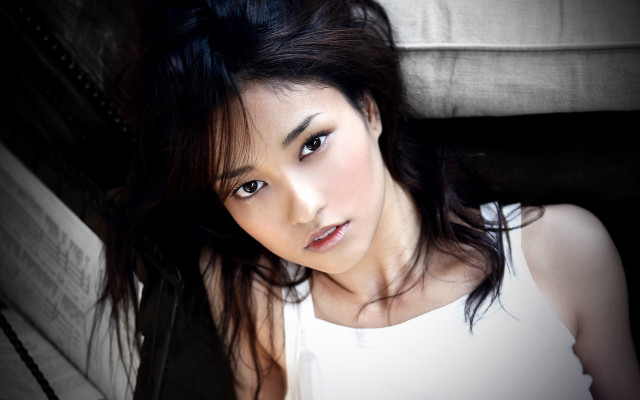 Woman longhair whitepiano portrait bangs free wallpaper for desktop - medium preview image