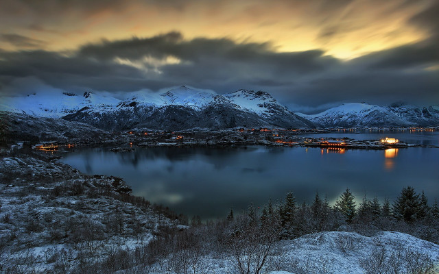 Lake mountains cloudy sky winter free wallpaper for desktop - medium preview image