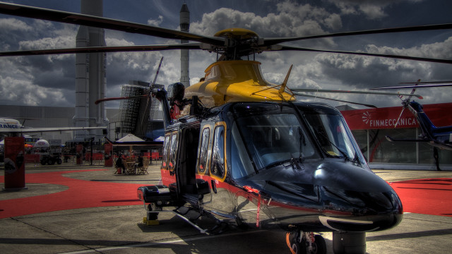 Helicopter runway people building redcarpet free wallpaper for desktop - medium preview image