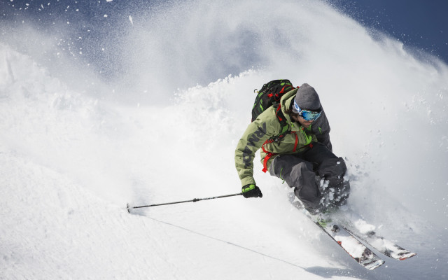 Skiing astronaut military snow night free wallpaper for desktop - medium preview image