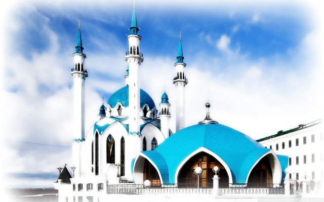 White blue building sky clouds free wallpaper for desktop - medium preview image