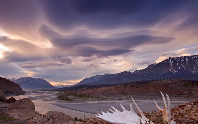 River mountains clouds plants dusk free wallpaper for desktop - medium preview image