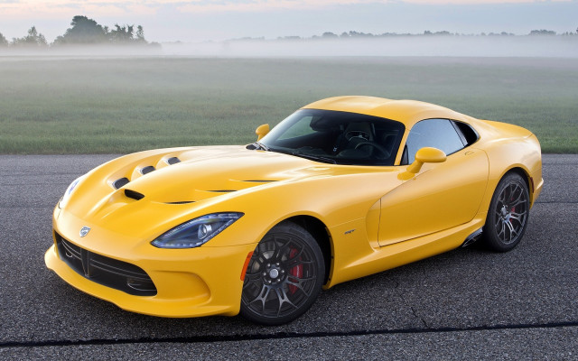Yellow cobra foggy day sports free wallpaper for desktop - medium preview image