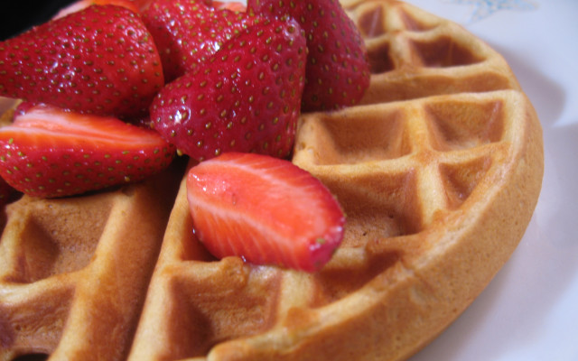 Waffle strawberries plate fork knife free wallpaper for desktop - medium preview image