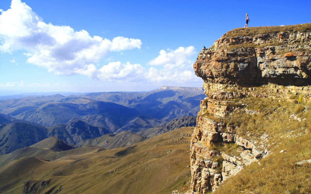 Cliff overlook valley mountains blue free wallpaper for desktop - medium preview image
