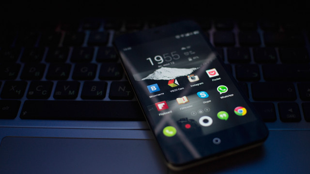 Cell phone keyboard blue dark free wallpaper for desktop - medium preview image