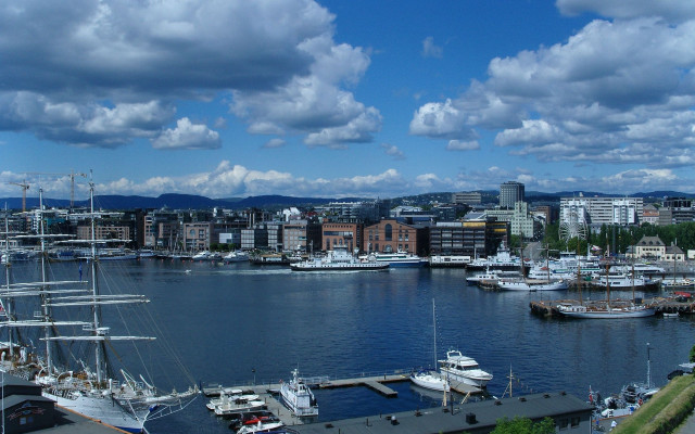 Harbor boats city clouds matte free wallpaper for desktop - medium preview image