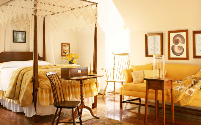 Bedroom yellow couch desk laptop free wallpaper for desktop - medium preview image