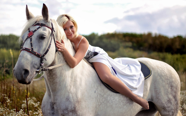 Woman horse flower field fashion free wallpaper for desktop - medium preview image