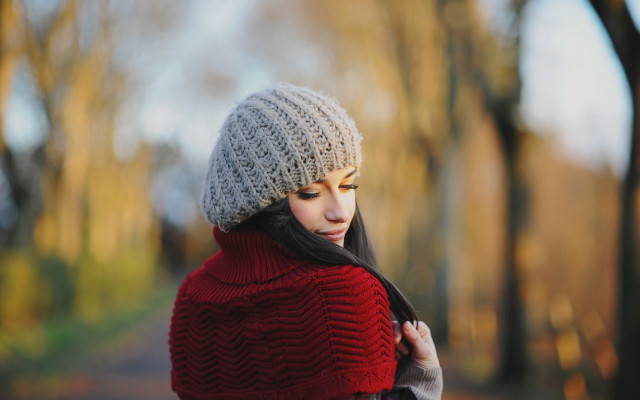 Woman red sweater knitted hat free wallpaper for desktop - medium preview image