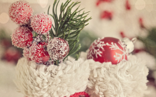 Santa pine ornamental snowballs arts free wallpaper for desktop - medium preview image