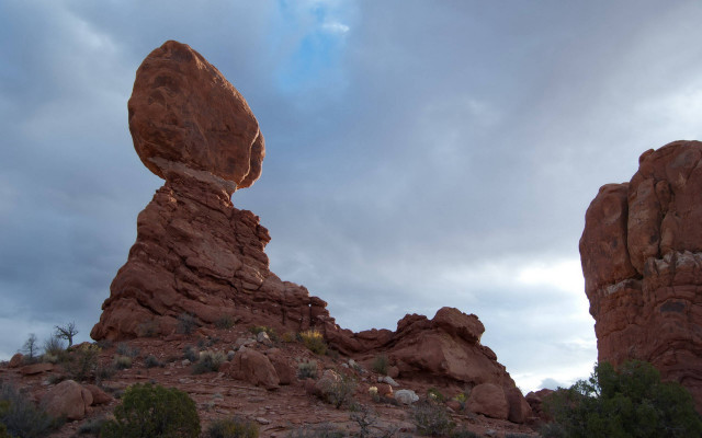 Desert rock formation blue sky #3 free wallpaper for desktop - medium preview image