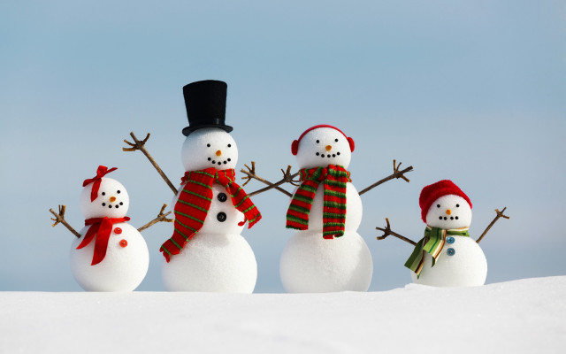Snowmen hats scarves sky christmas free wallpaper for desktop - medium preview image