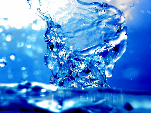 Blue water bubbles droplets sky free wallpaper for desktop - medium preview image