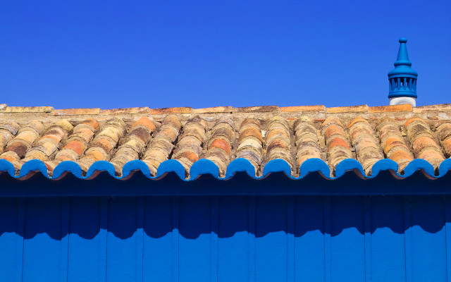 Blue sky roof chimney neo free wallpaper for desktop - medium preview image