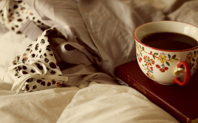 Coffee book bed white comforter free wallpaper for desktop - medium preview image