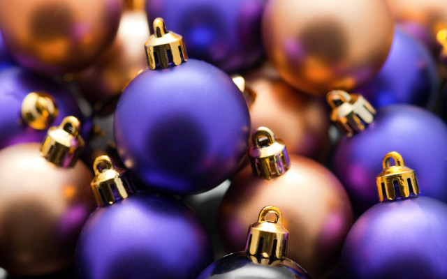 Ornaments pyramid purple gold blurry free wallpaper for desktop - medium preview image
