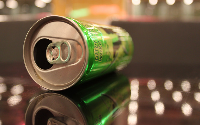 Soda can table reflection hyperrealism free wallpaper for desktop - medium preview image