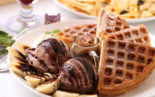 Waffles banana icecream food table free wallpaper for desktop - medium preview image
