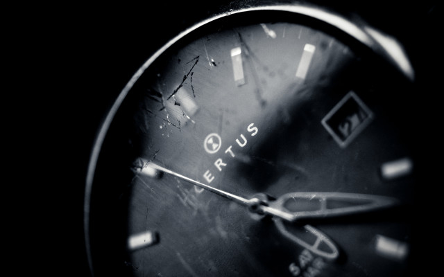 Watch face macro photorealism shallow free wallpaper for desktop - medium preview image