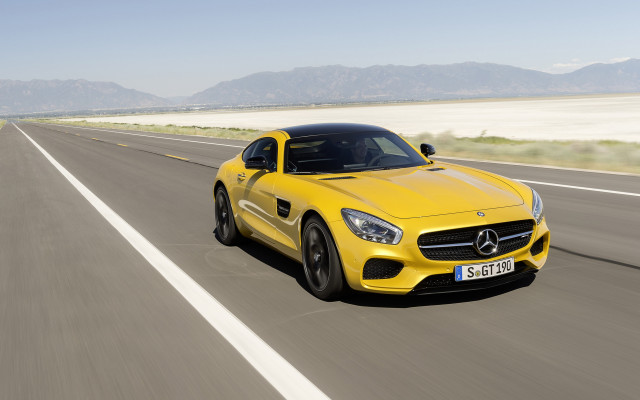 Yellow mercedes sls desert highway free wallpaper for desktop - medium preview image