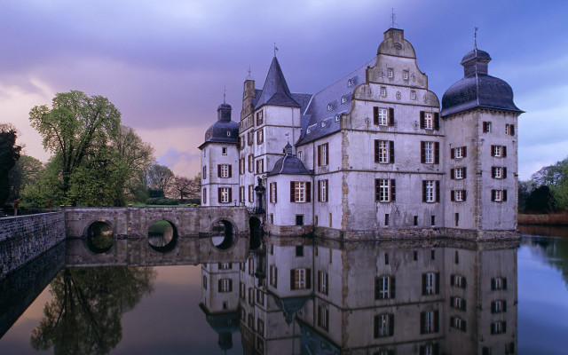 Castle bridge water cloudy sky free wallpaper for desktop - medium preview image