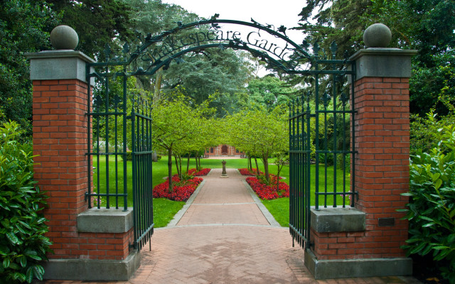 Gated garden green gate brick free wallpaper for desktop - medium preview image